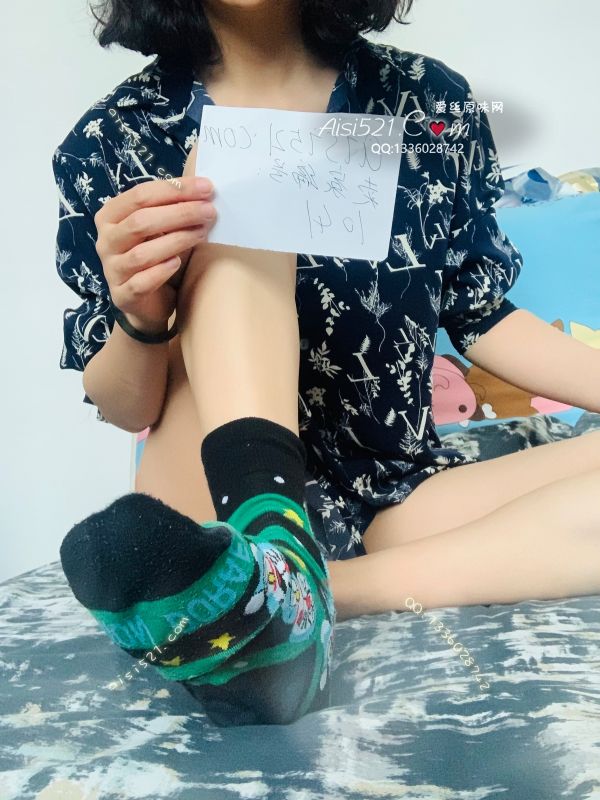 极品新货！靴子一脱霸道臭味直冲鼻 整个家都臭了 馋妈妈臭脚的快来原味丝袜|袜类臭棉袜