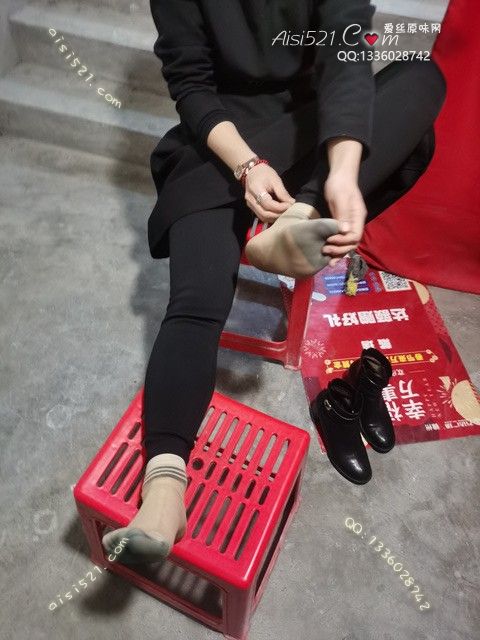 原味丝袜|袜类,臭短丝袜,爱丽丝(此活动可指定MM,但袜类随机)——2024年04月份顾客预订奢04肉色短丝