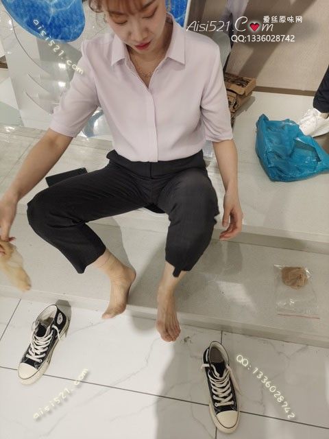 原味丝袜|袜类,臭短丝袜,爱丽丝(此活动可指定MM,但袜类随机)——2025年08月份顾客预订品牌店长01肉色短丝
