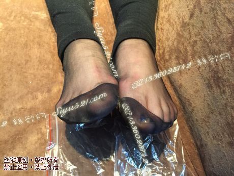 原味丝袜|袜类,臭短丝袜,致命臭(此活动MM随机,不能指定)——2015年4月中旬顾客订购致命臭活动MM(浓酸臭黑丝)现收足底实拍,不可选择MM,免费附带无水印高清收购足底实拍图。
