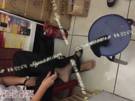 原味丝袜|袜类,臭短丝袜,致命臭(此活动MM随机,不能指定)——2015年10月初旬顾客订购致命臭活动MM(黑丝高跟)现收足底实拍,不可选择MM,免费附带无水印高清收购足底实拍图。
