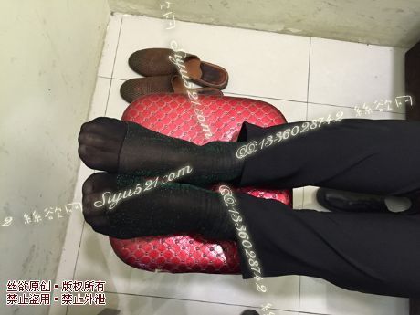 原味丝袜|袜类,臭短丝袜,爱丽丝(本土的BYD)——2015年11月初旬顾客订购奢店04妹妹工作丝袜(特选-奢店04妹妹--珠光丝),此活动免费拍摄打包图