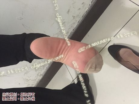 原味丝袜|袜类,臭短丝袜,爱丽丝(本土的BYD)——2016年4月中旬顾客订购品牌01妹妹工作丝袜(特选-品牌01妹妹-高跟肉丝),此活动免费拍摄打包图