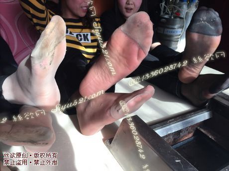 原味丝袜|袜类,臭短丝袜,群丝荟萃(此活动可指定MM,但袜类随机)——2016-5月中旬顾客订购(烤肉店3妹妹-味道不同的臭丝脚)收购现脱实拍打包图,此活动免费拍摄打包图