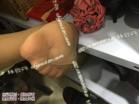 原味丝袜|袜类,臭连裤袜,爱丽丝(本土的BYD)——2016年7月中旬顾客订购化妆39妹妹工作丝袜(化妆39妹妹-肉丝),此活动免费拍摄打包图