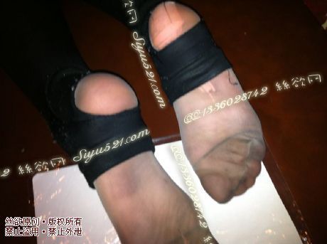 原味丝袜|袜类,臭短丝袜,致命臭(此活动MM随机,不能指定)——2012-11-24日收购足底写真实拍,当天发货(肉短丝),不可选择MM,免费附带无水印高清收购足底实拍图。
