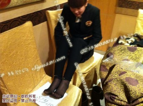 原味丝袜|袜类,臭短丝袜,爱丽丝(此活动可指定MM,但袜类随机)——2013-4-22日高档酒店丝袜收购现脱实拍(收银MM01),此活动免费拍摄打包图