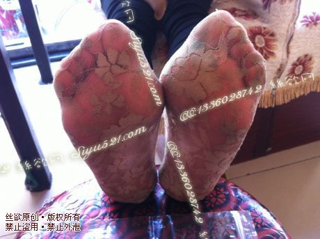 原味丝袜|袜类,臭船袜,致命臭(此活动MM随机,不能指定)——2014-5月底顾客订购勤工俭学的大学生妹妹工作丝袜现收足底实拍(船袜),免费附带无水印高清收购足底实拍图。