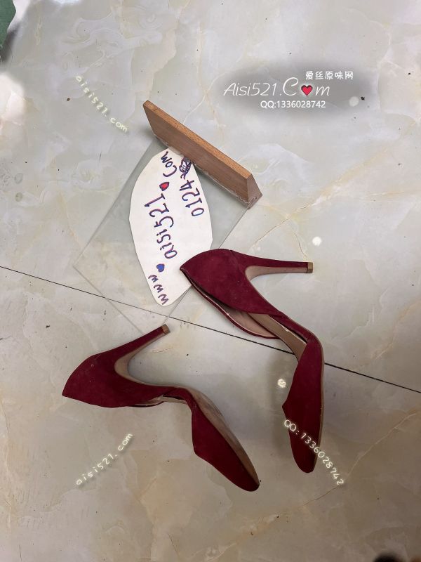 原味女鞋|鞋类,凉鞋拖鞋,【臭鞋一双】深深一嗅脑子麻， 再闻一口贱骨酥。 后跟那块最猛烈， 八小时闷成酸缸。 贱狗鼻子贴上去，