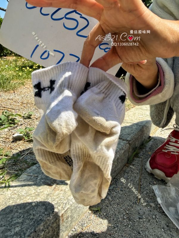 【极致酸臭】要命臭*安德玛白棉袜、闻到立马飞起…味道植入骨髓…原味丝袜|袜类臭棉袜