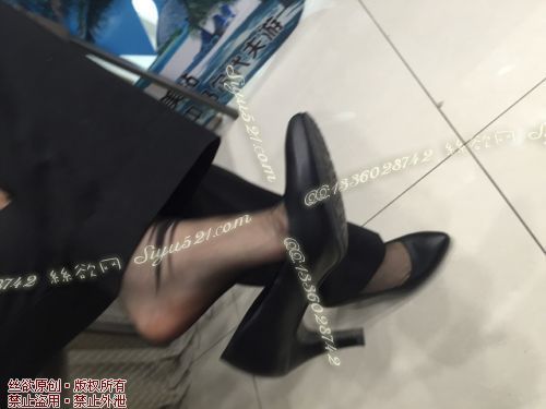 原味丝袜|袜类,臭短丝袜,爱丽丝(本土的BYD)——2017年3月下旬顾客订购珠宝30妹妹工作丝袜(珠宝30妹妹-黑丝),此活动免费拍摄打包图可1双