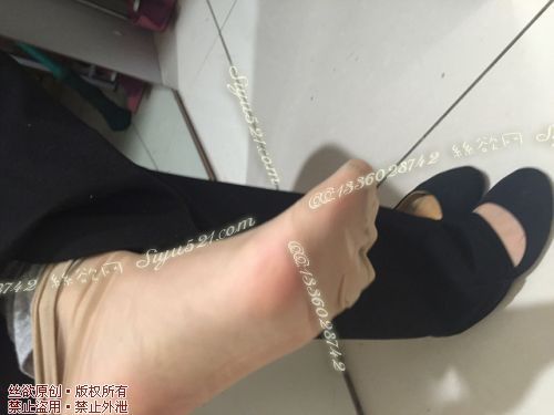 原味丝袜|袜类,臭短丝袜,爱丽丝(本土的BYD)——2017年4月初、中旬顾客订购导购29妹妹工作丝袜(导购29妹妹-肉丝),此活动免费拍摄打包图可1双