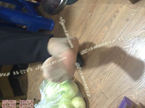 原味丝袜|袜类,臭短丝袜,致命臭(此活动MM随机,不能指定)——2017年5月下旬顾客订购致命臭活动MM(肉丝)现收足底实拍,不可选择MM,免费附带无水印高清收购足底实拍图。