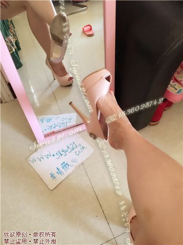 原味女鞋|鞋类,高中短跟,它第一次买主人闲置从不知道,女孩子的脚汗味大酸的夹着脚汗的浓烈冲味shuang死了【此页面出售的是鱼嘴高跟】