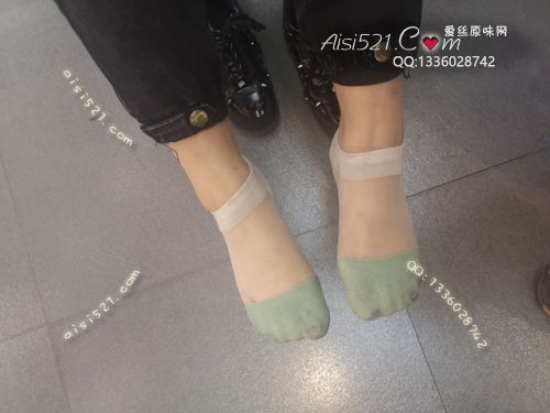 原味丝袜|袜类,臭短丝袜,致命臭(此活动MM随机,不能指定)——2019年末顾客订购(导购卡通丝02)现收足底实拍