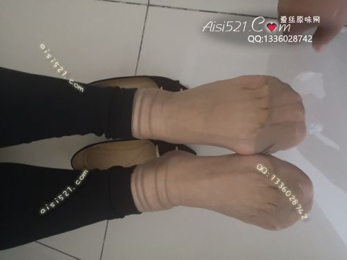 原味丝袜|袜类,臭短丝袜,致命臭(此活动MM随机,不能指定)——2020年5月份顾客订购(导购熟女浅色咖啡丝)现收足底实拍