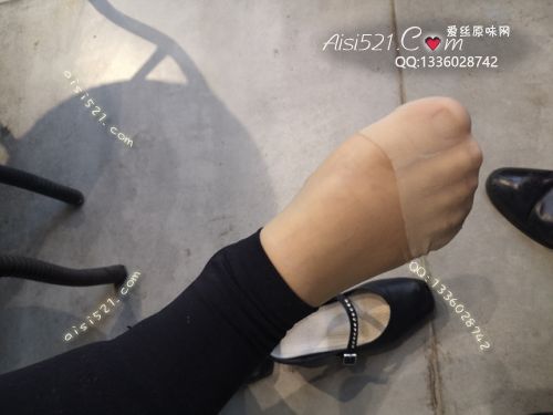 原味丝袜|袜类,臭短丝袜,致命臭(此活动MM随机,不能指定)——2020年5月份顾客订购(奢店02肉丝)现收足底实拍
