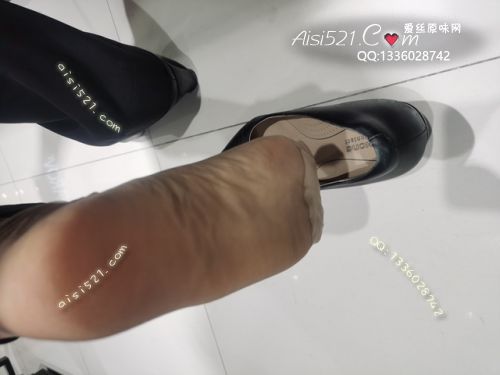 原味丝袜|袜类,臭短丝袜,致命臭(此活动MM随机,不能指定)——2020年9月份顾客订购(导购咖啡丝)现收足底实拍