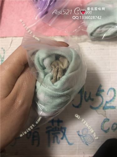 原味丝袜|袜类,臭棉袜,各穿一周的酸臭棉袜打包-一面有一些黄色和黑色的汗迹,熏地爱慕呼吸都困难!